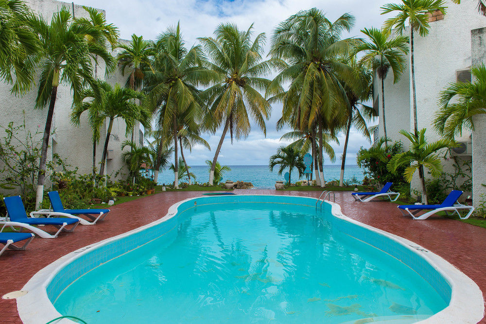 Tropical Court Inn New Kingston Buitenkant foto