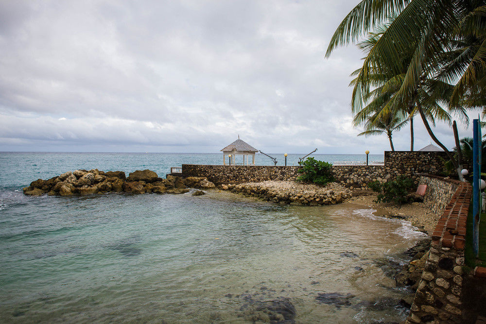 Tropical Court Inn New Kingston Buitenkant foto